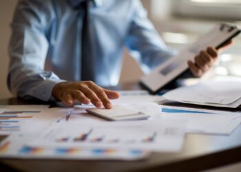 صعوبات مالية يواجهها الكنديون