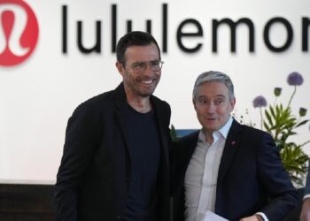 شركة Lululemon
