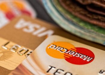 اتساع الفجوة بين الأسر ذات الدخل المرتفع والمنخفض بوتيرة قياسية