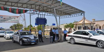 أزمة معبر راس جدير مع ليبيا تثير قلق التونسيين بعد تسببها بسجيل خسائر بنحو 100 مليون دولار